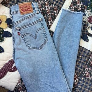 Levi's Wedgie Straight Ankle Jeans